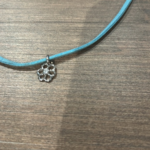 Silpada girls sweet necklaces with blue suede necklace and silver flower. - Picture 2 of 3